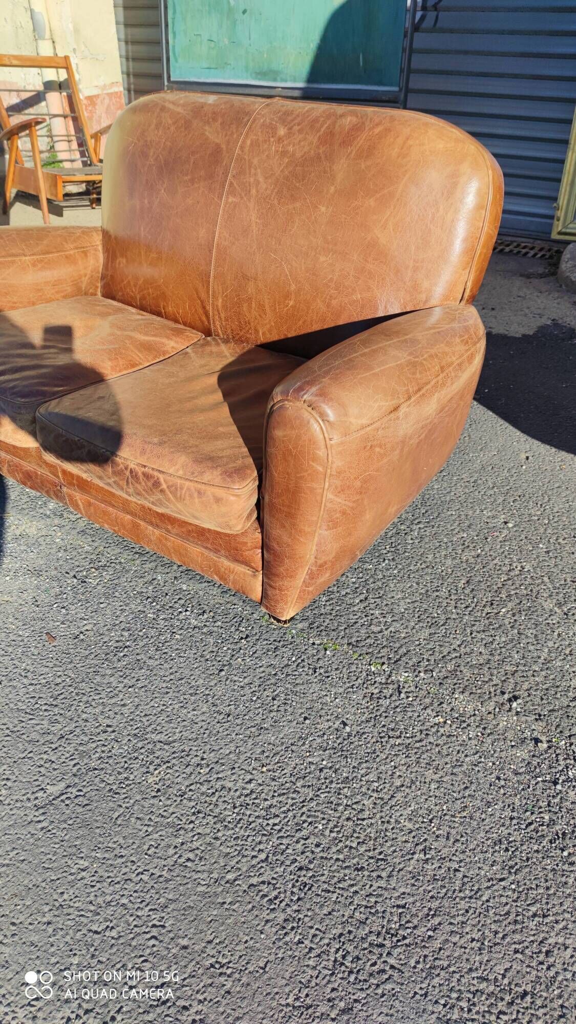 Club sofa 2 places in leather beautiful patina around 1980