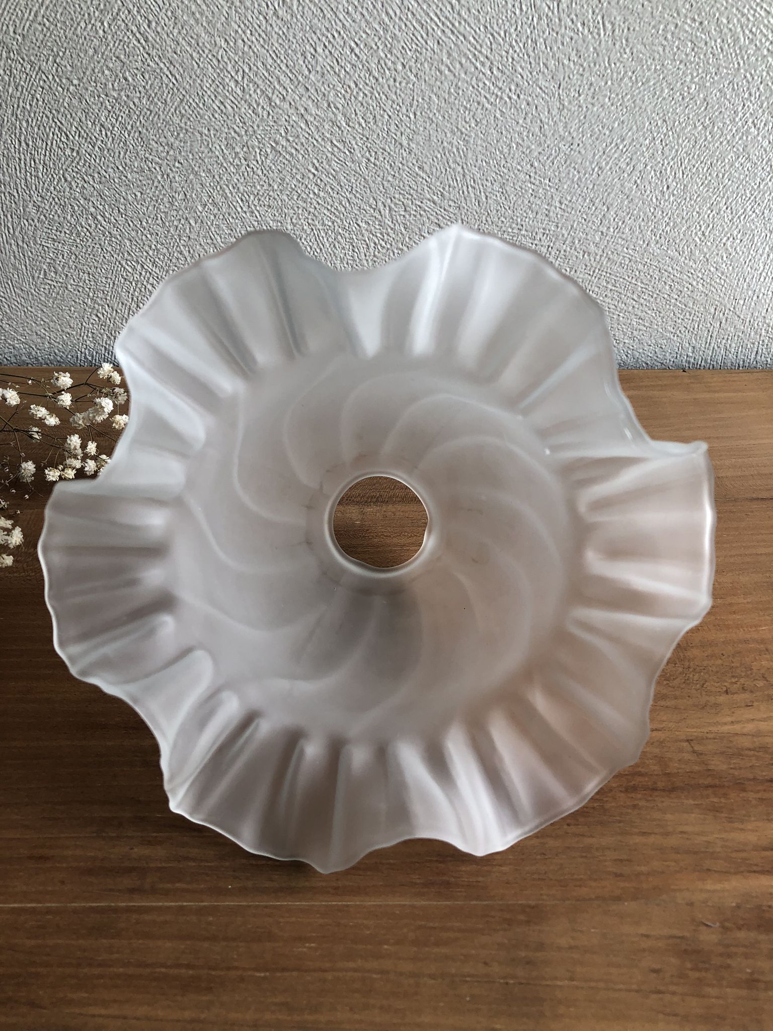 Globe tulip point luminaire