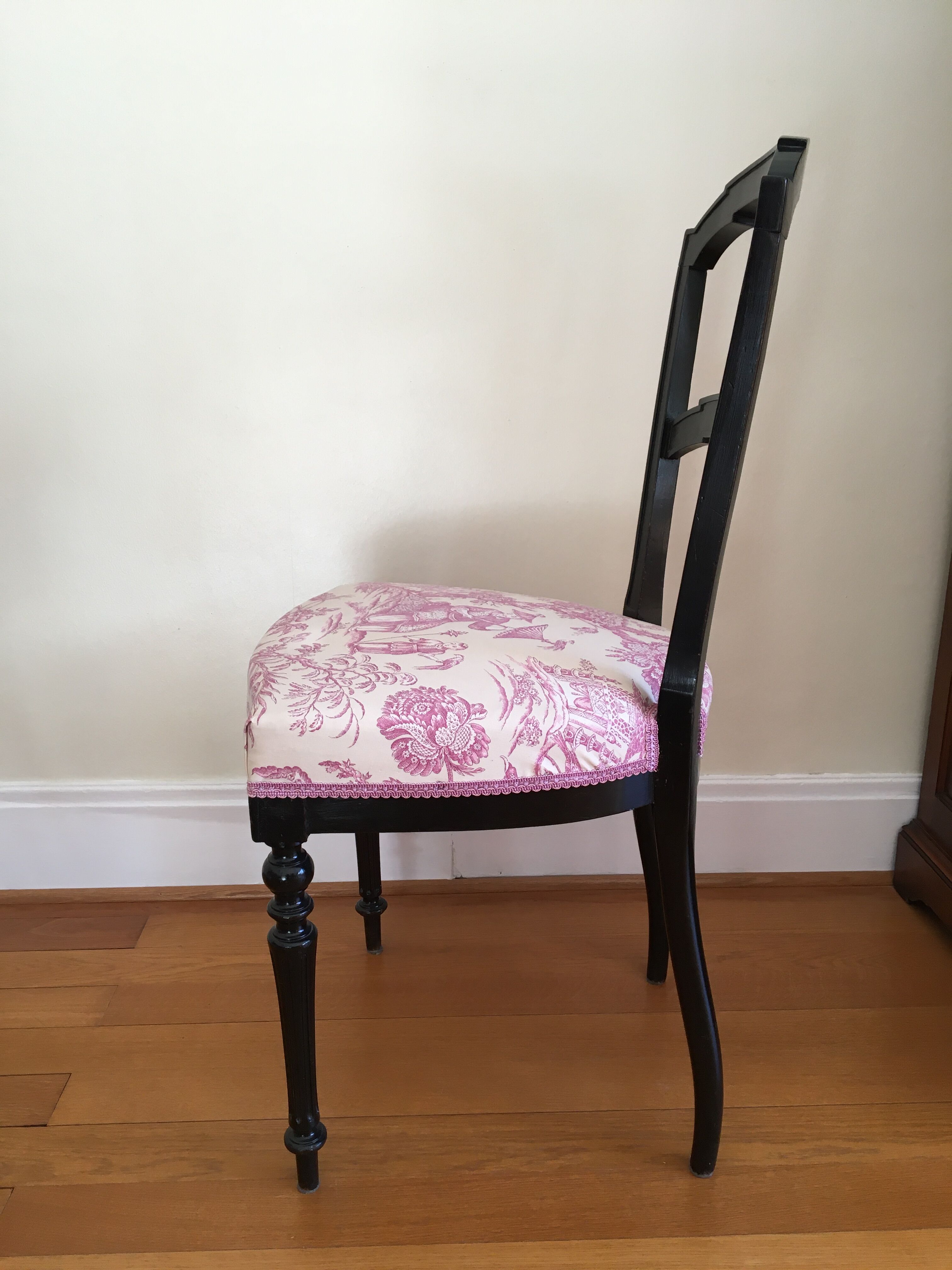 Ensemble chaise et repose pied style Louis XVI