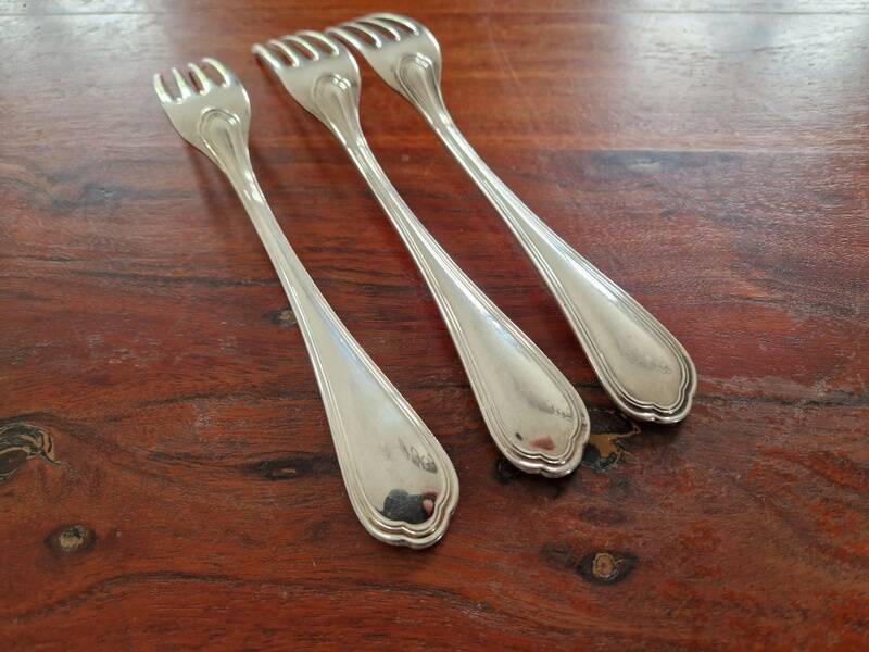 Christofle Série de 3 fourchettes de table modèle Spatours en métal argenté
