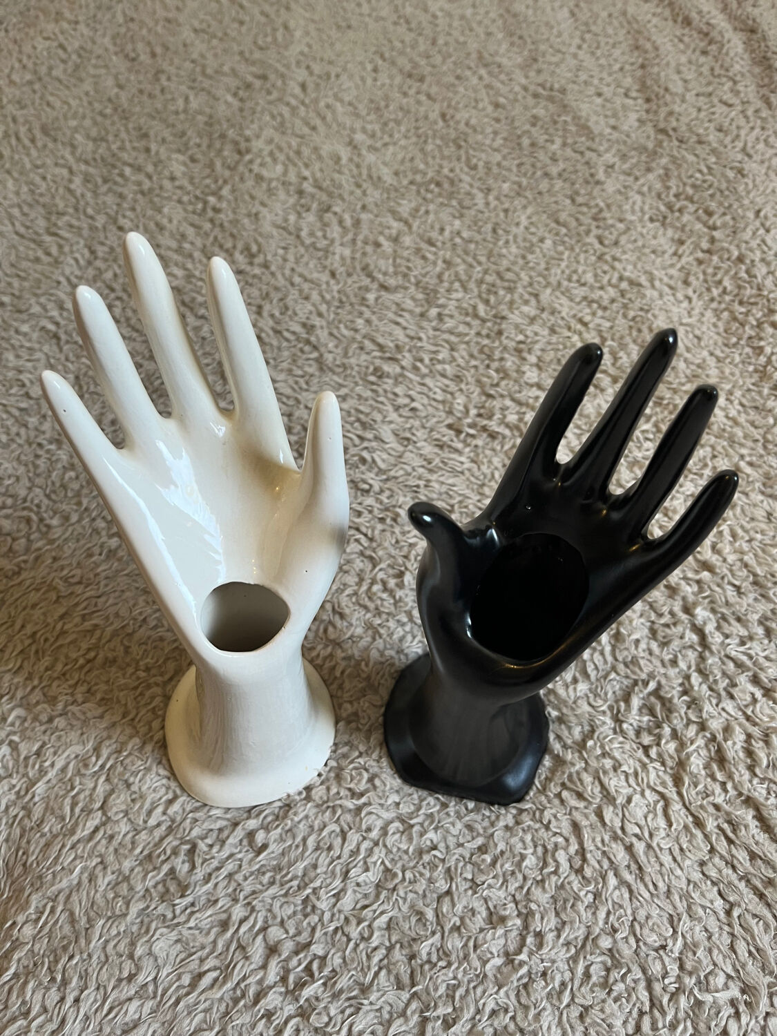 Duo pair of hand soliflore ring size jewelry holder