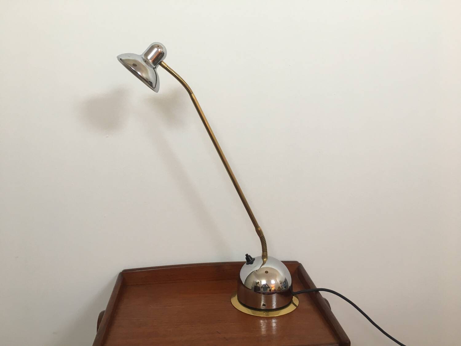 Desk lamp