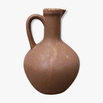 Sandstone pitcher