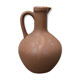 Sandstone pitcher