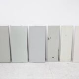 Tomado floor shelf in shades of gray