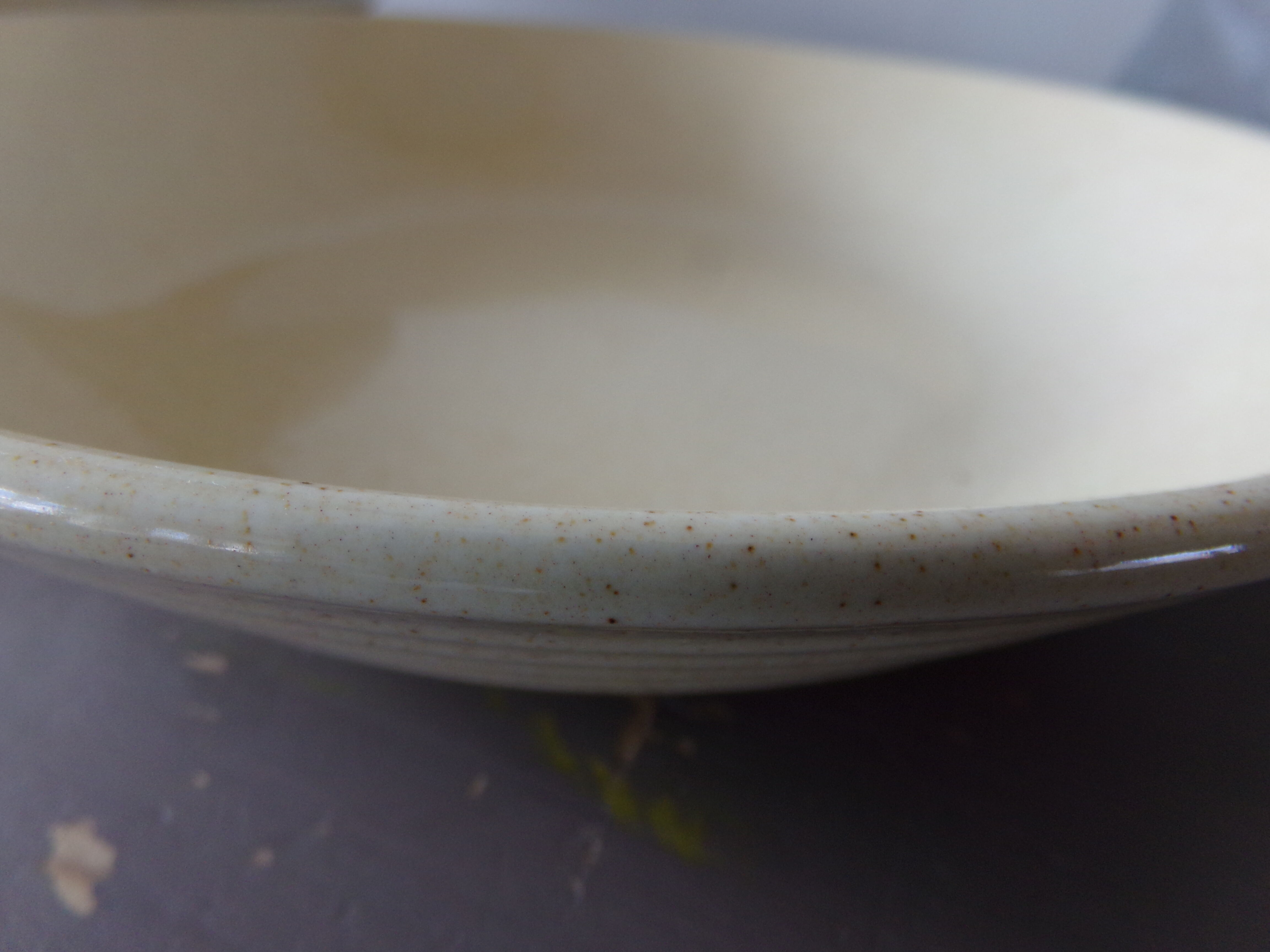 6 hollow plates in sandstone