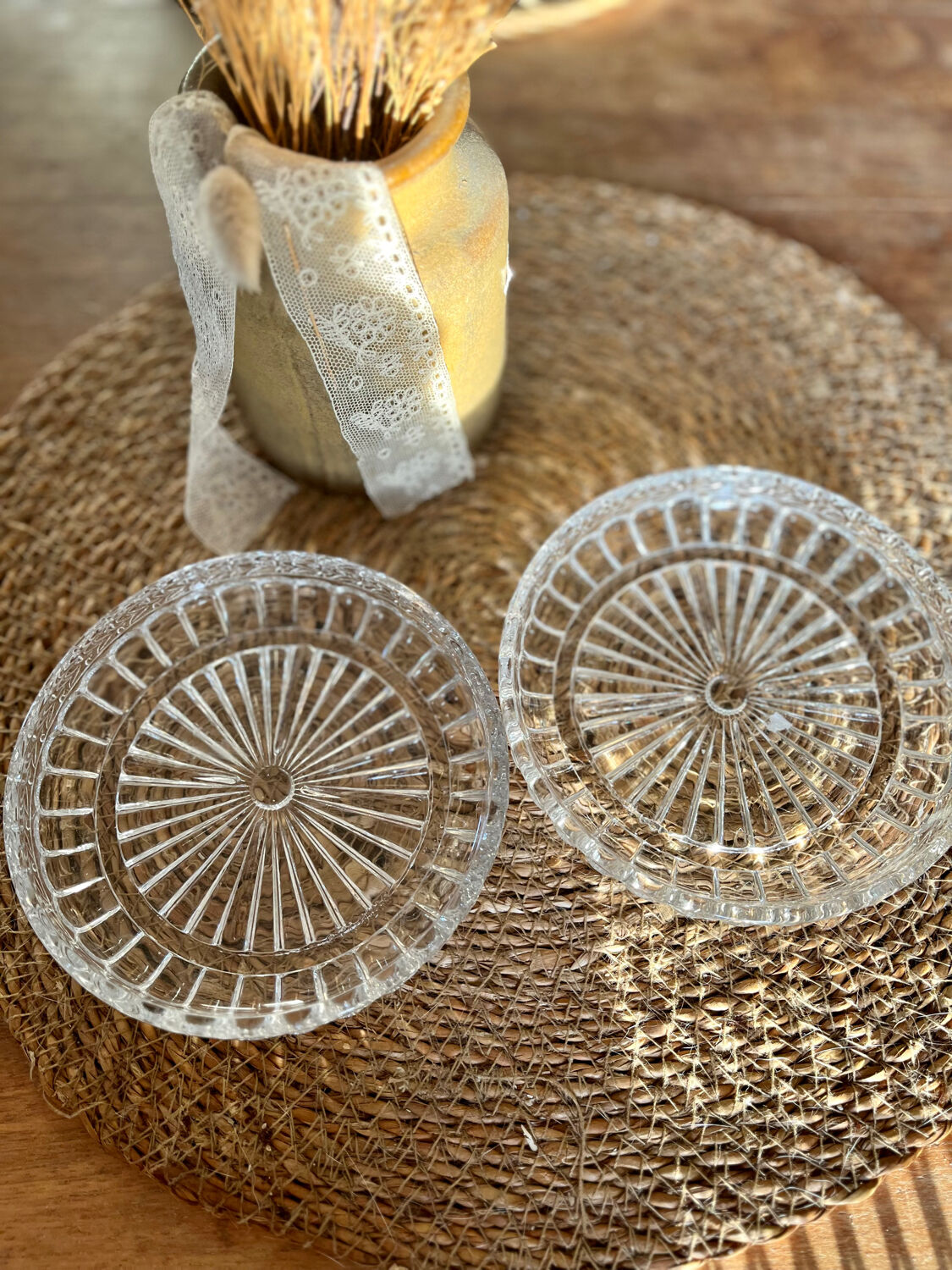 Empty pocket dishes in vintage glasses 1960
