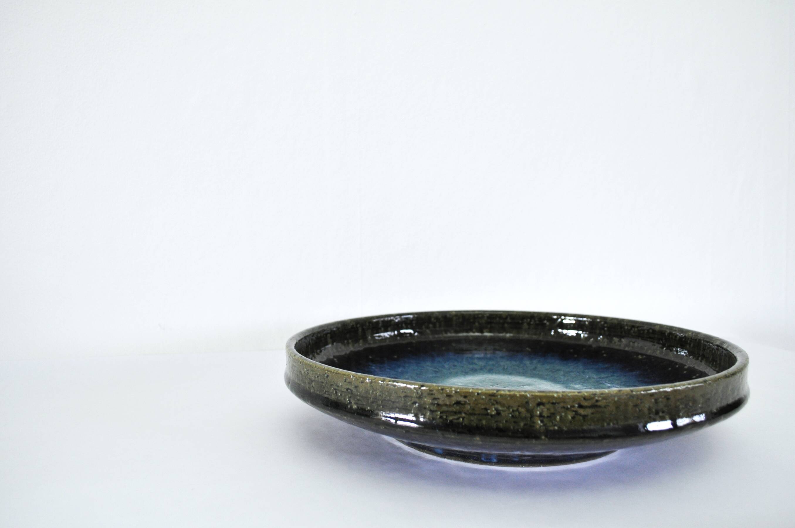 Large ceramic charger by Per Linnemann-Schmidt for Palshus, 1960s