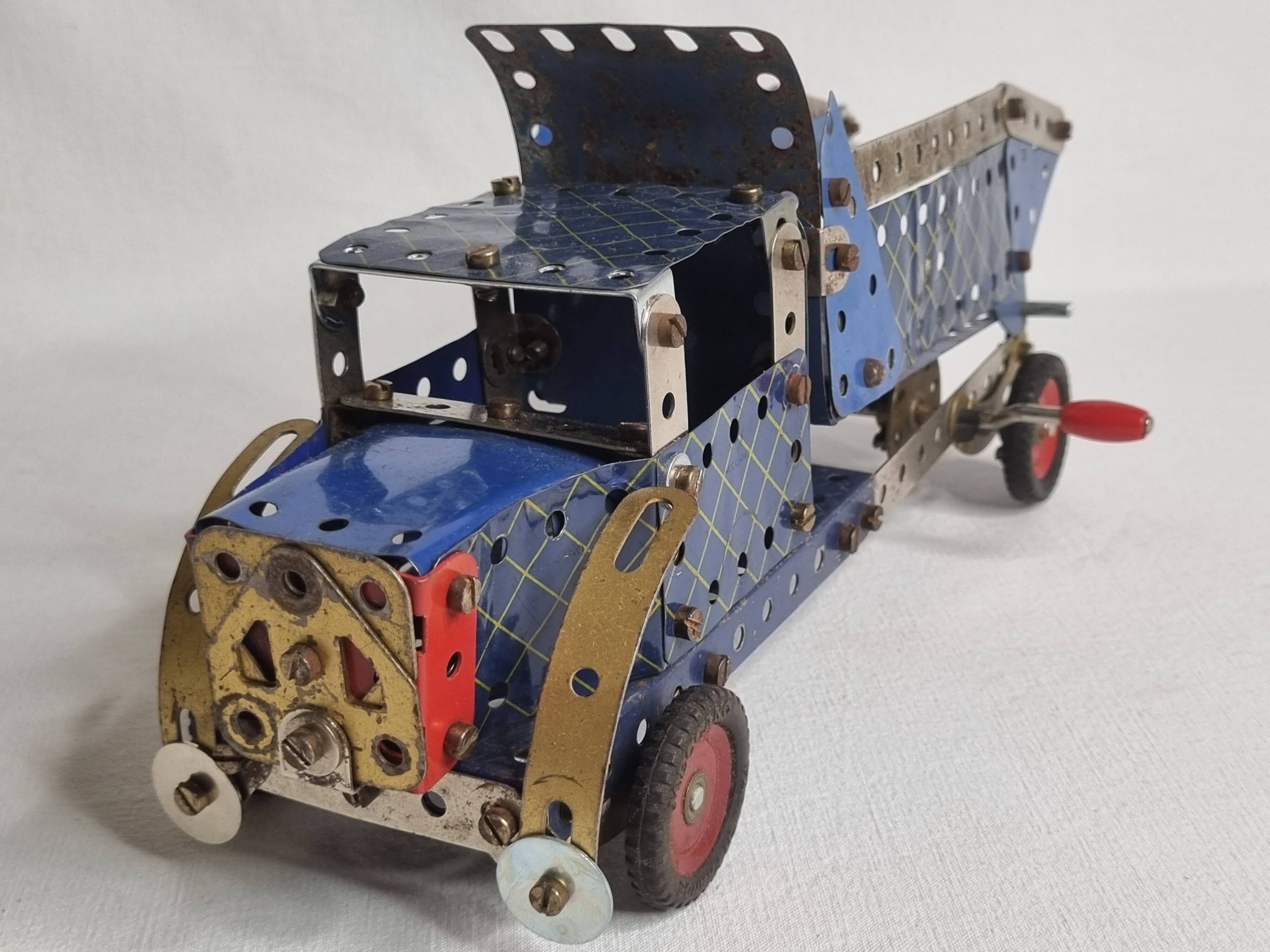 Meccano dump truck from the 50s, original parts, authentic patina, 30 cm