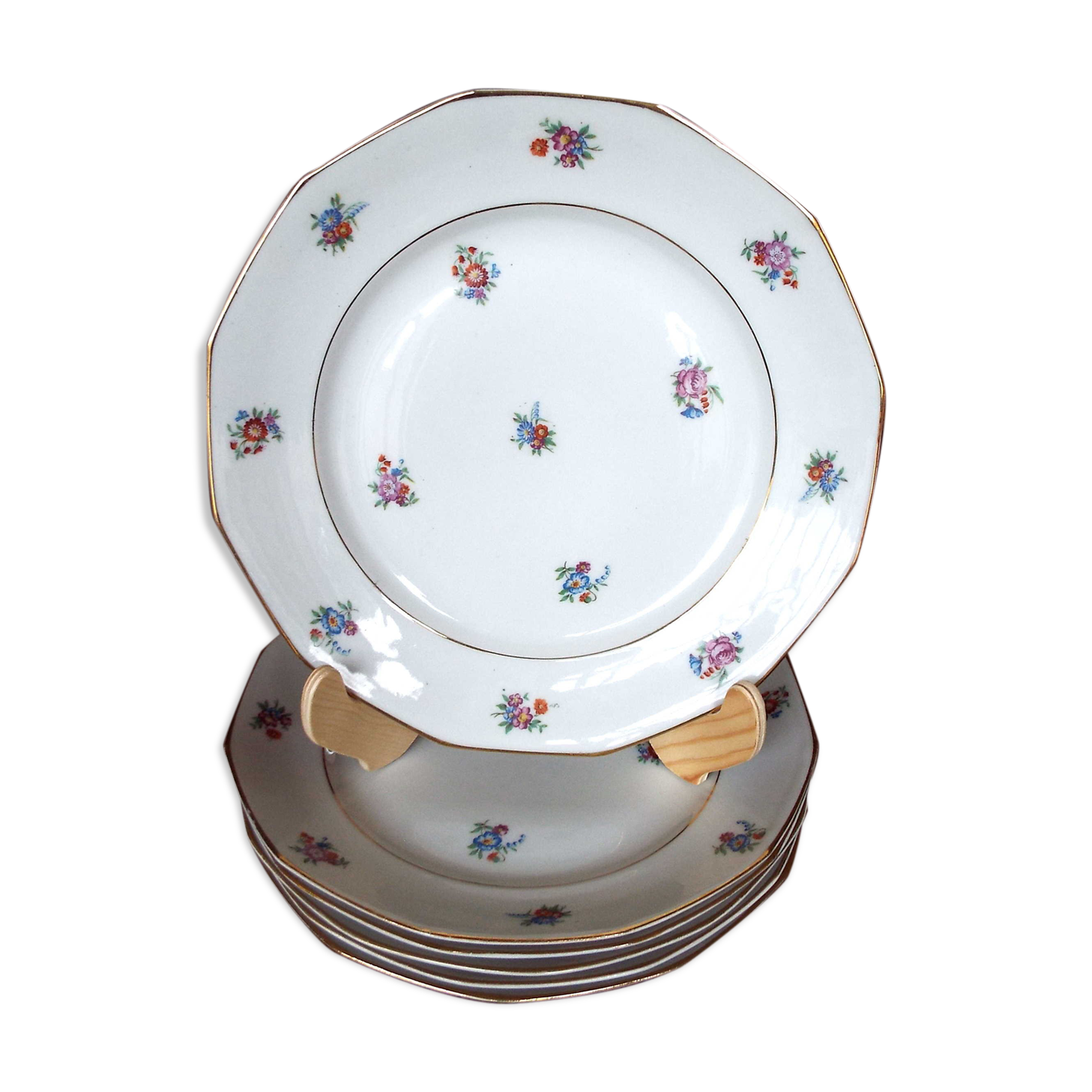 6 flat porcelain plates