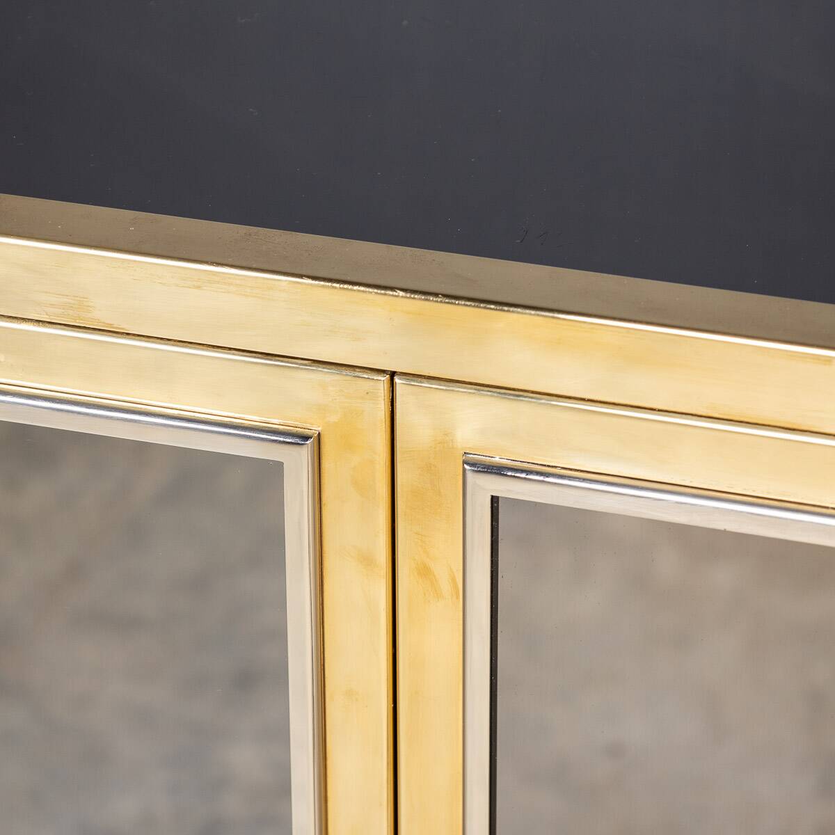 STYLISH 20thC BRASS & MIRRORED SIDEBOARD BY MICHEL PIGNERES c.1970