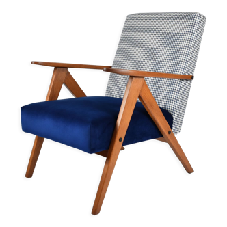 Fauteuil d’origine compas pied de poule velours bleu années 1960, restauré