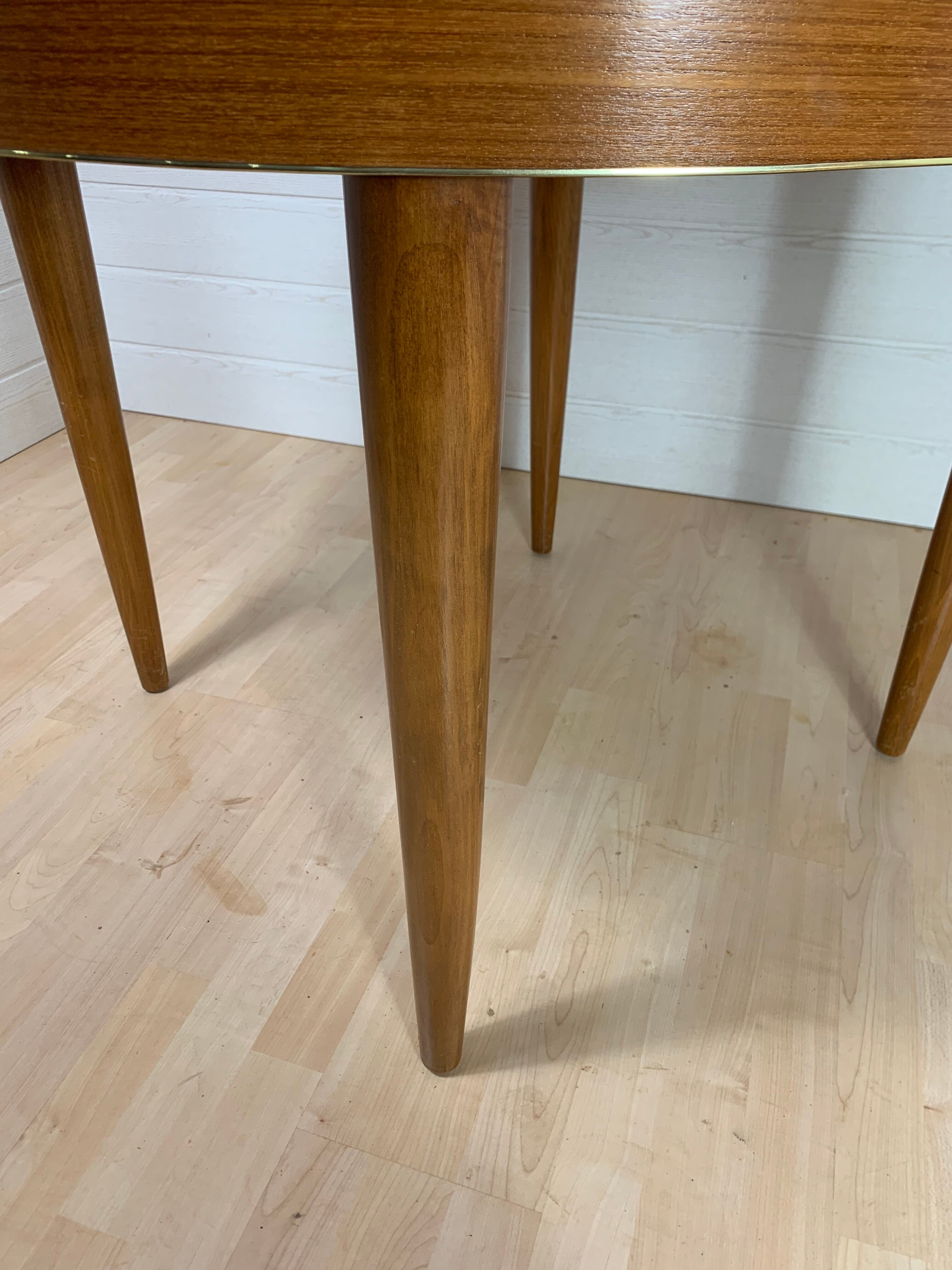 Vintage round table in walnut 1960