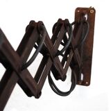 Apply light industrial accordion