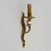 Vintage wall sconce in bronze or brass, acanthus leaf design. 1960s.