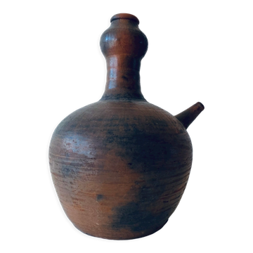 Ancient clay pottery, primitive pottery