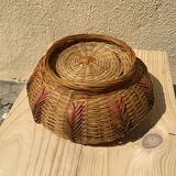 Braided wicker basket with vintage pattern