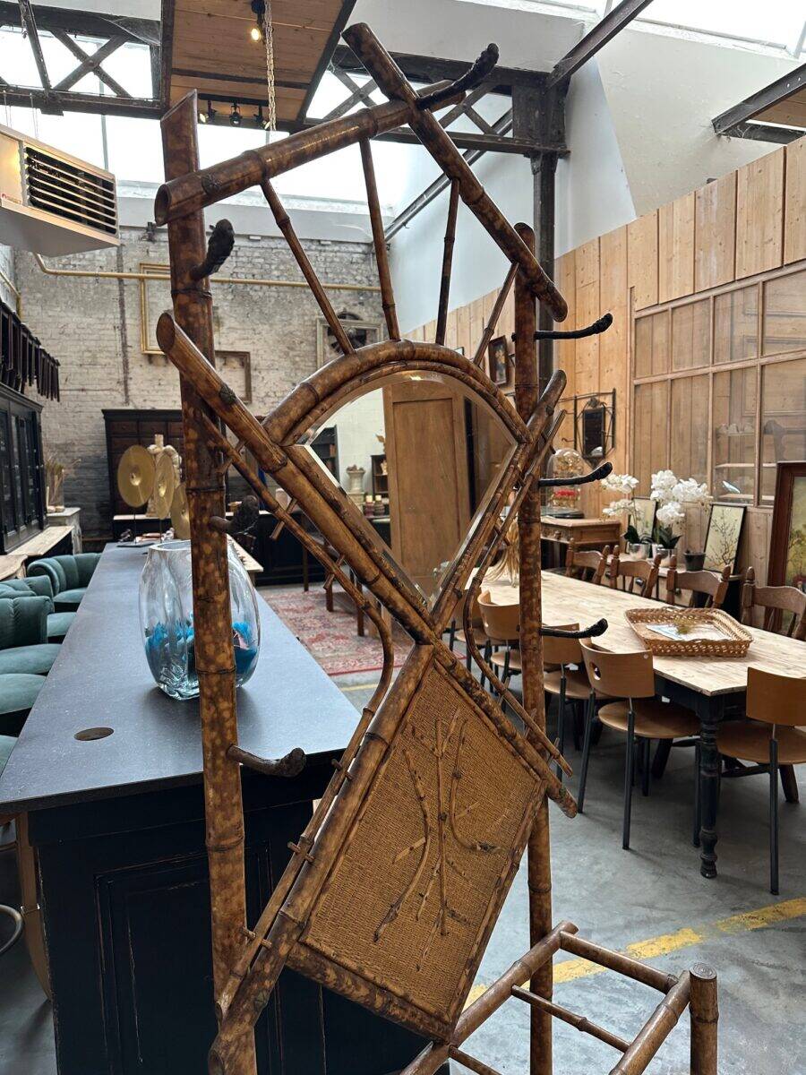 Entrance hall wardrobe in bamboo and rattan from the early 20th century.