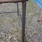Table avec ancien hublot de bateau en  laiton avec piètement en fer / 110 X 70 X 76 cm