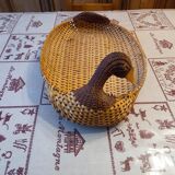 Wicker duck basket