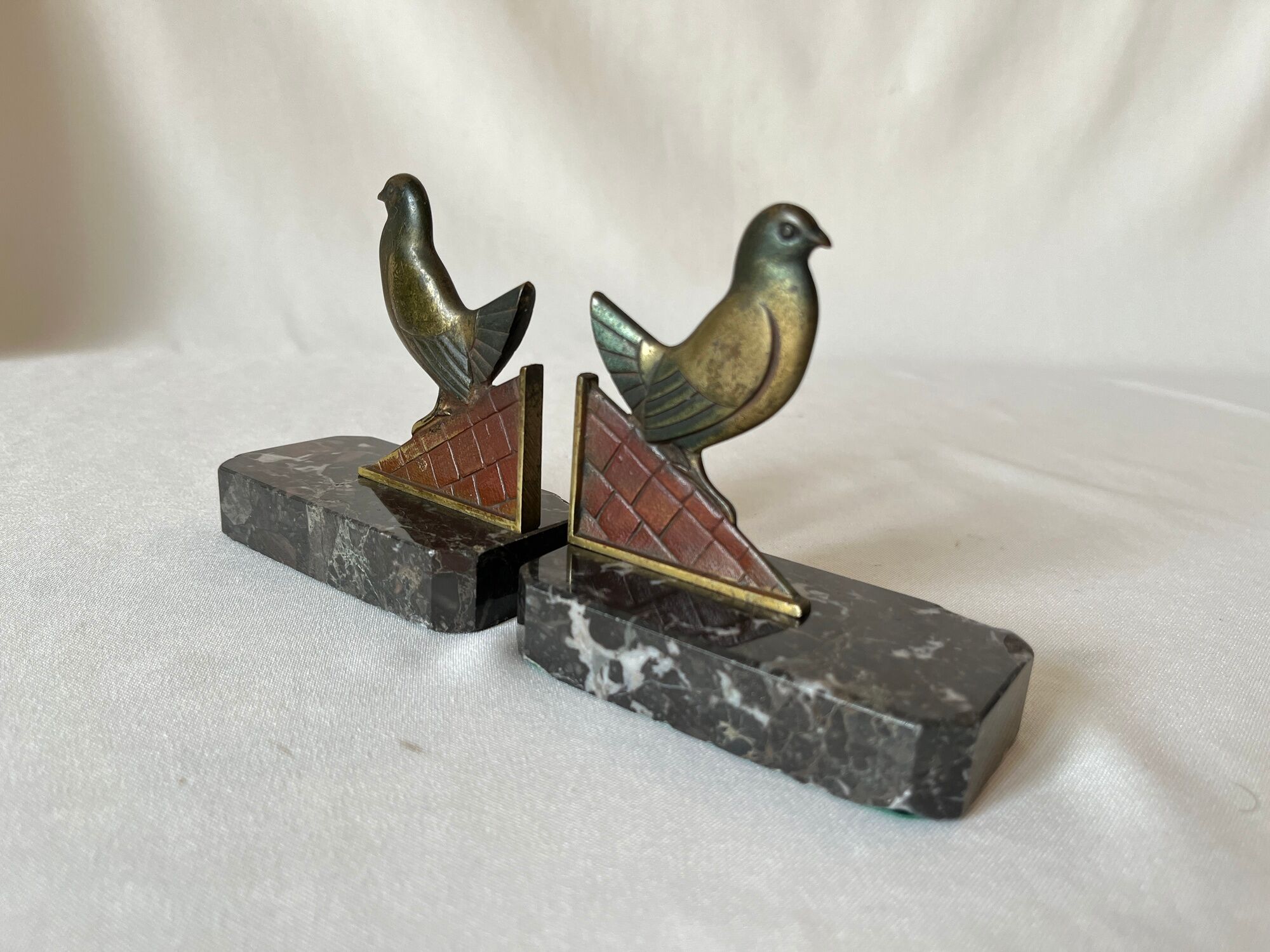 Pair of art deco bronze bookends pigeons dove marble