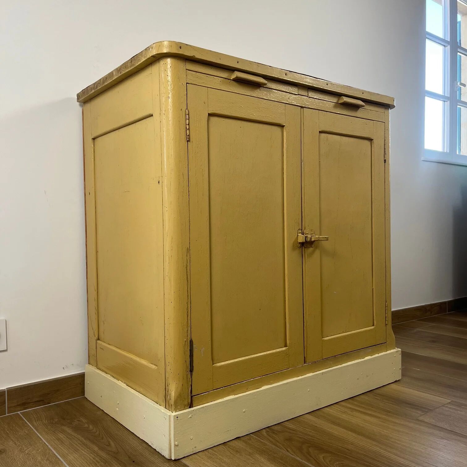 Antique butter yellow kitchen sideboard, late 19th - early 20th century.