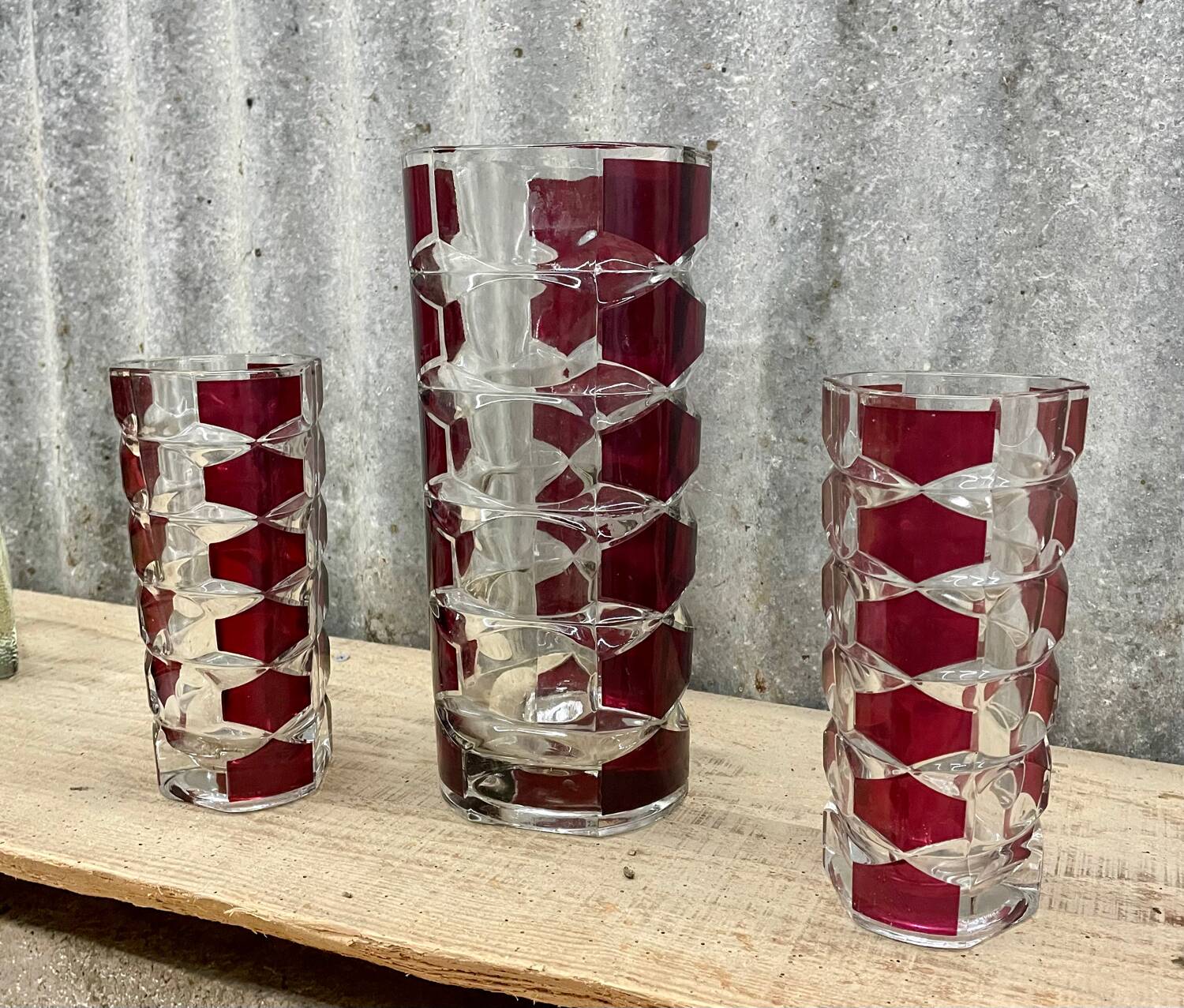 3 vases in clear and ruby red crystal – J.G. Durand, Luminarc