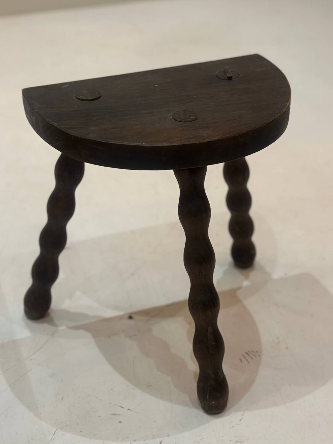 Vintage tripod stool - wooden balls