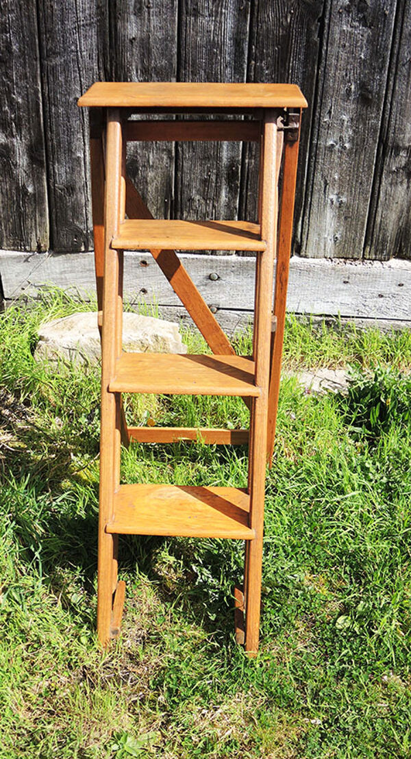 Ancien escabeau de peintre en bois