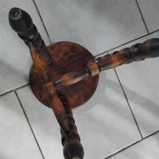 Ancien petit tabouret tripode bois massif vintage ferme