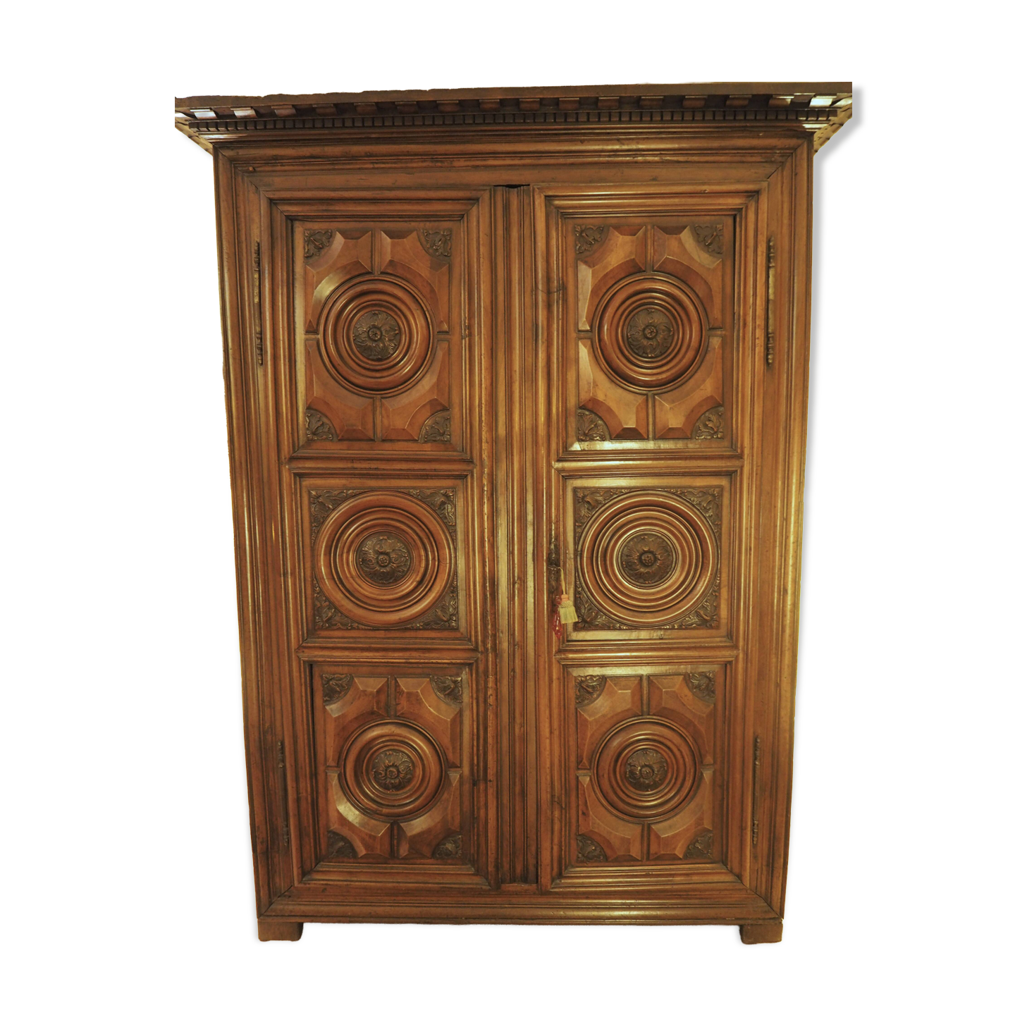 Antique Louis XV wardrobe – Carved solid walnut – Certificate of expertise