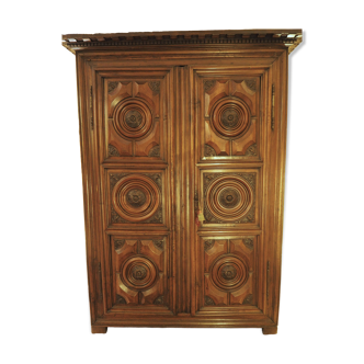 Antique Louis XV wardrobe – Carved solid walnut – Certificate of expertise