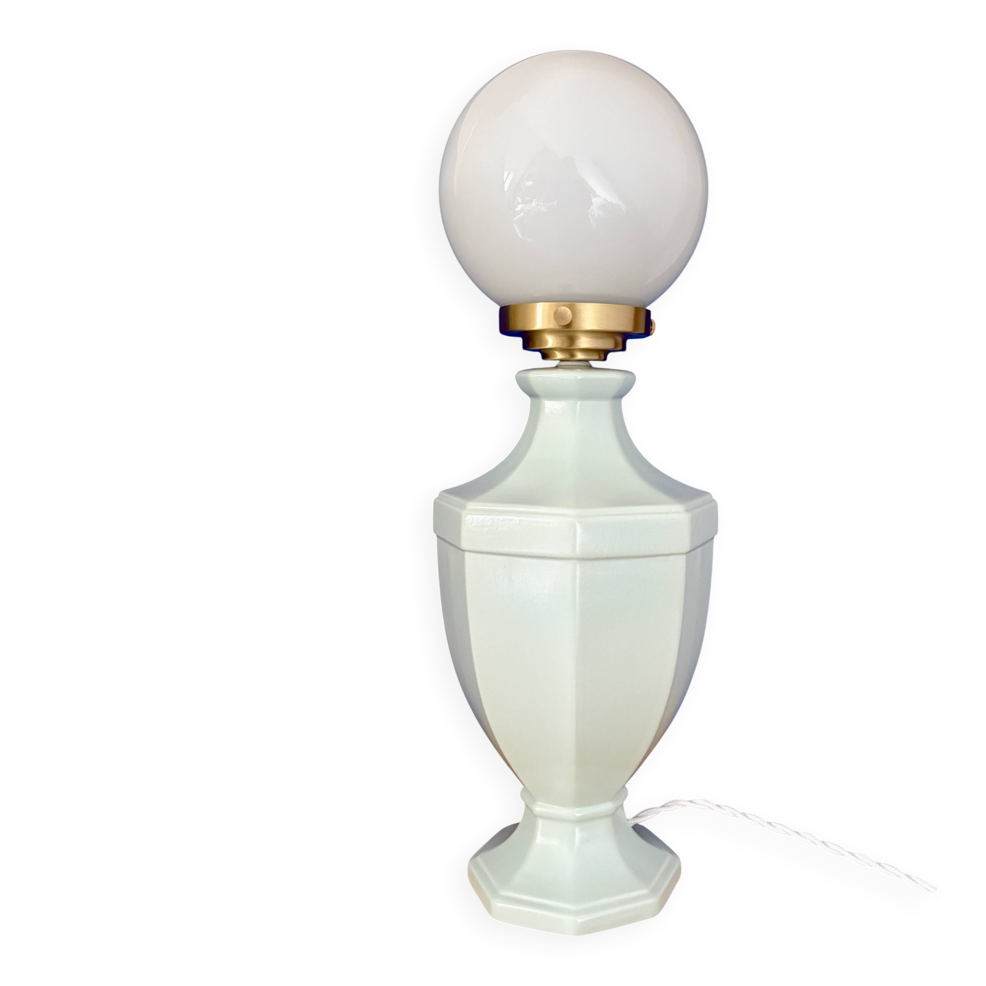 Vintage table lamp in blue ceramic and white opaline.