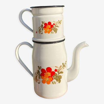 Cafetière émaillée vintage