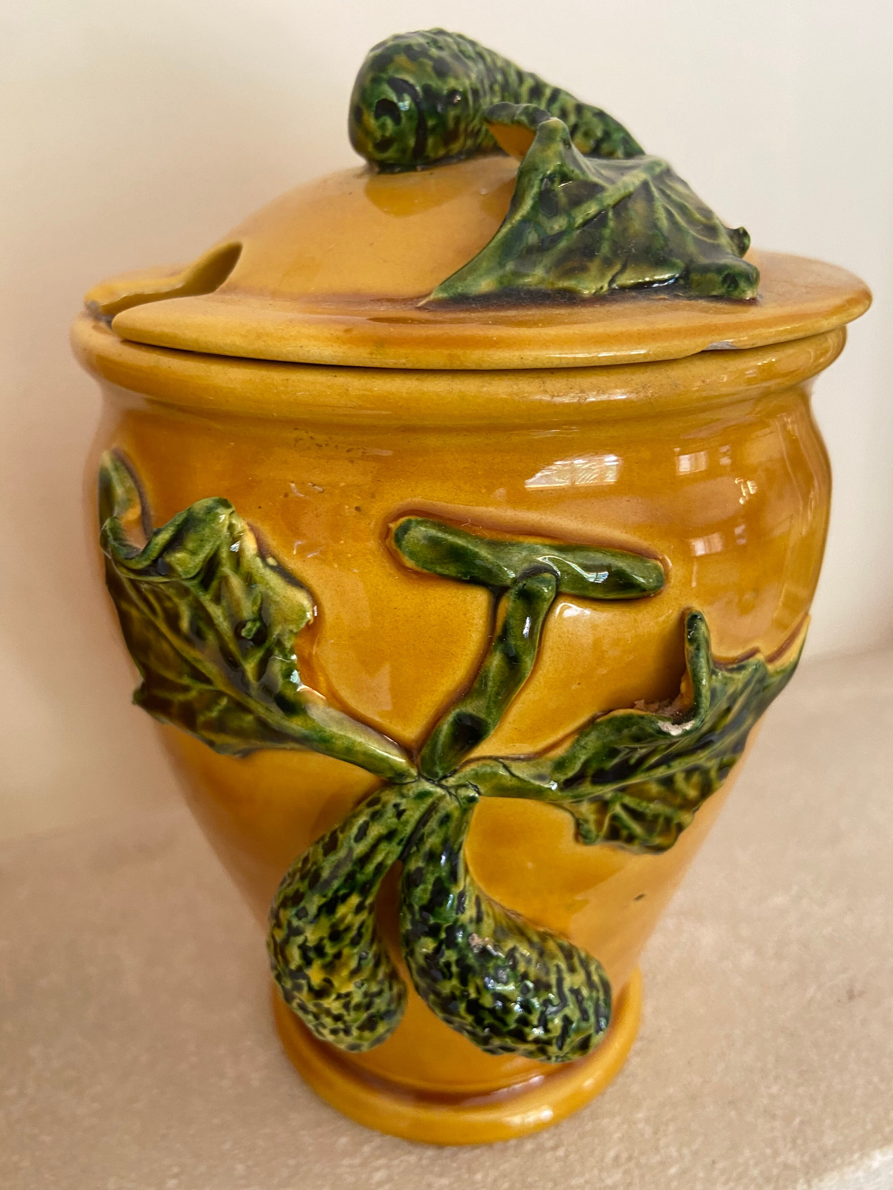 3 vintage kitchen pots