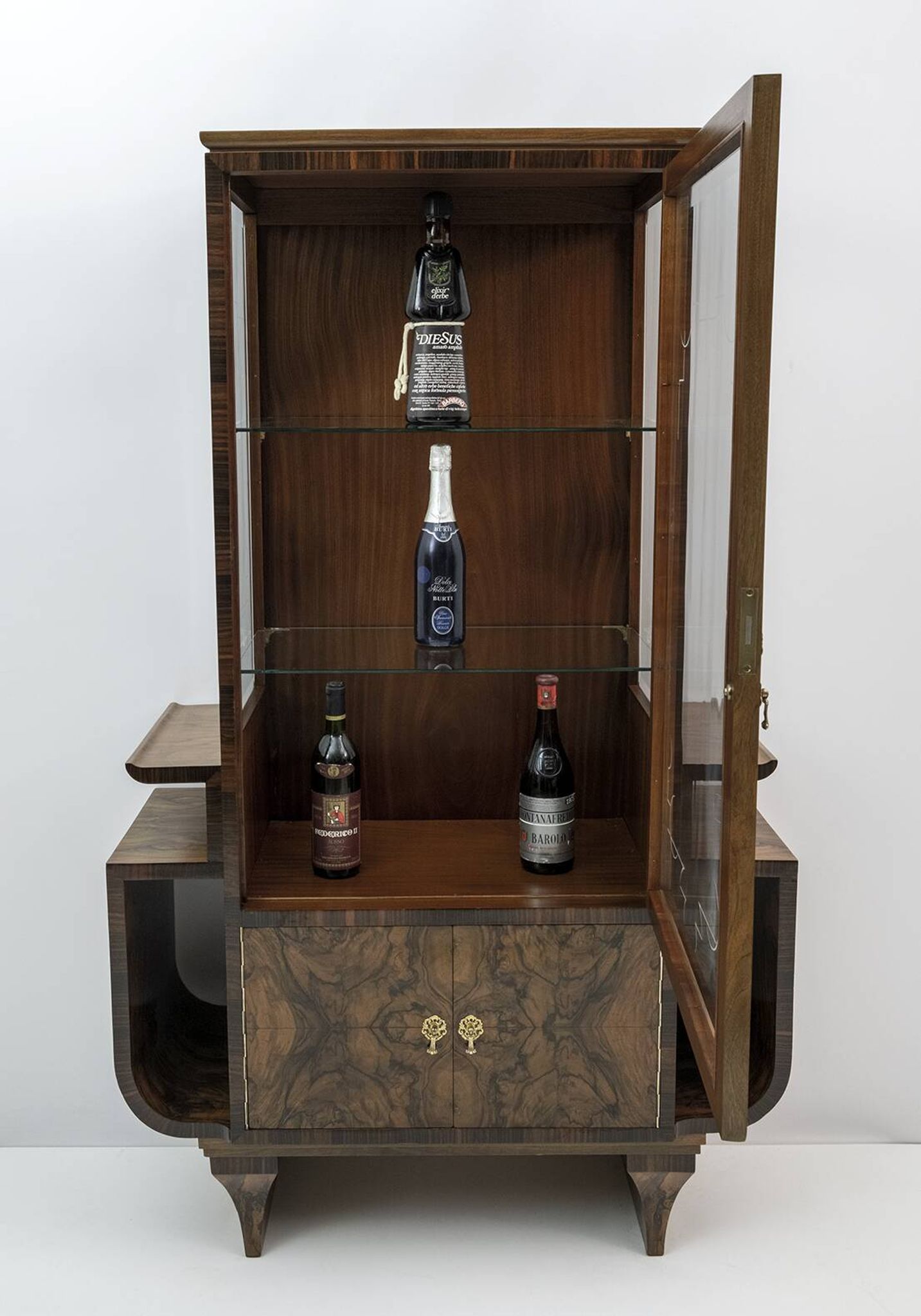 Art Dèco Italian Walnut Vitrines or Bar Display Cabinet, 1925