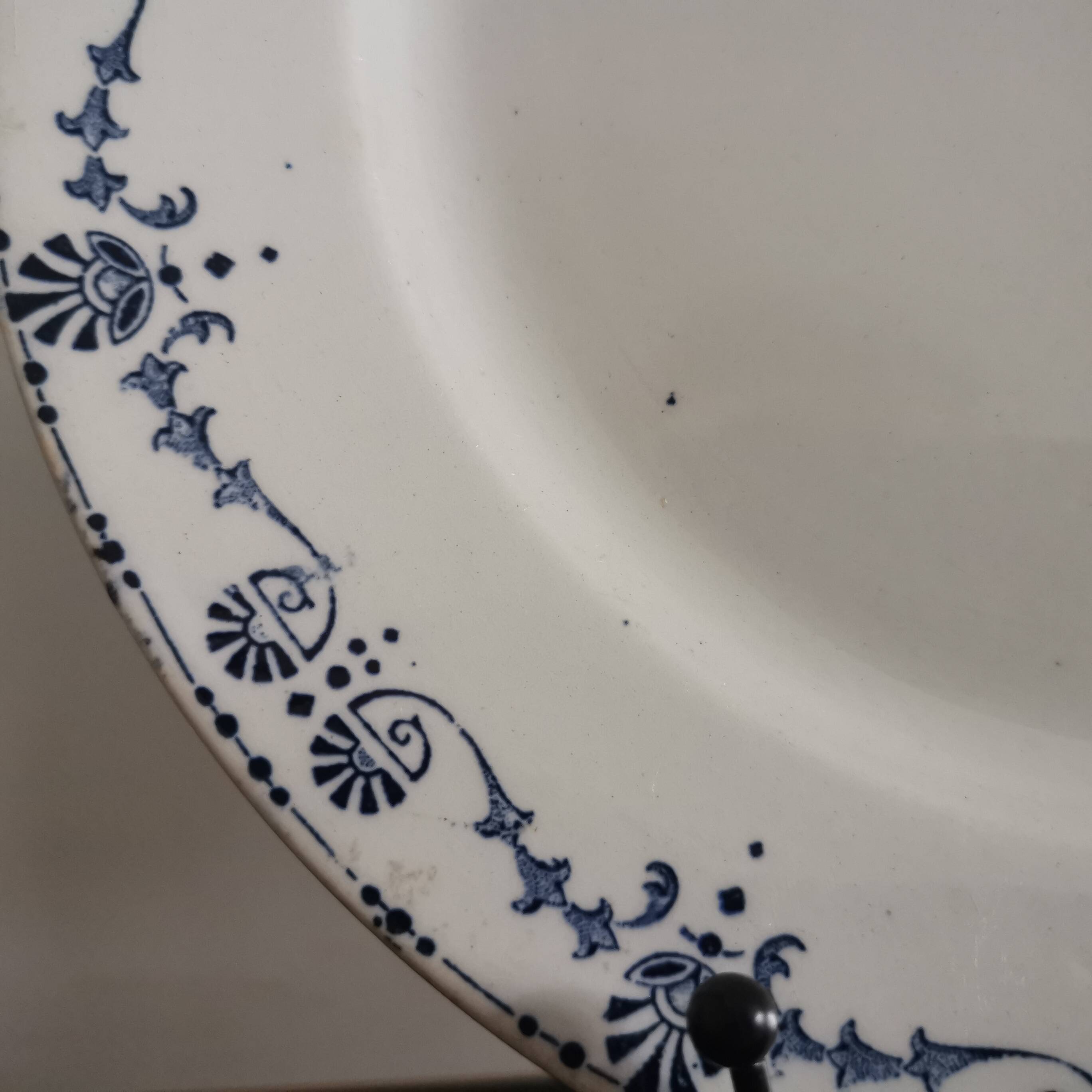 Old "Etruscan" flat plates in opaque porcelain from Gien Terre de Fer