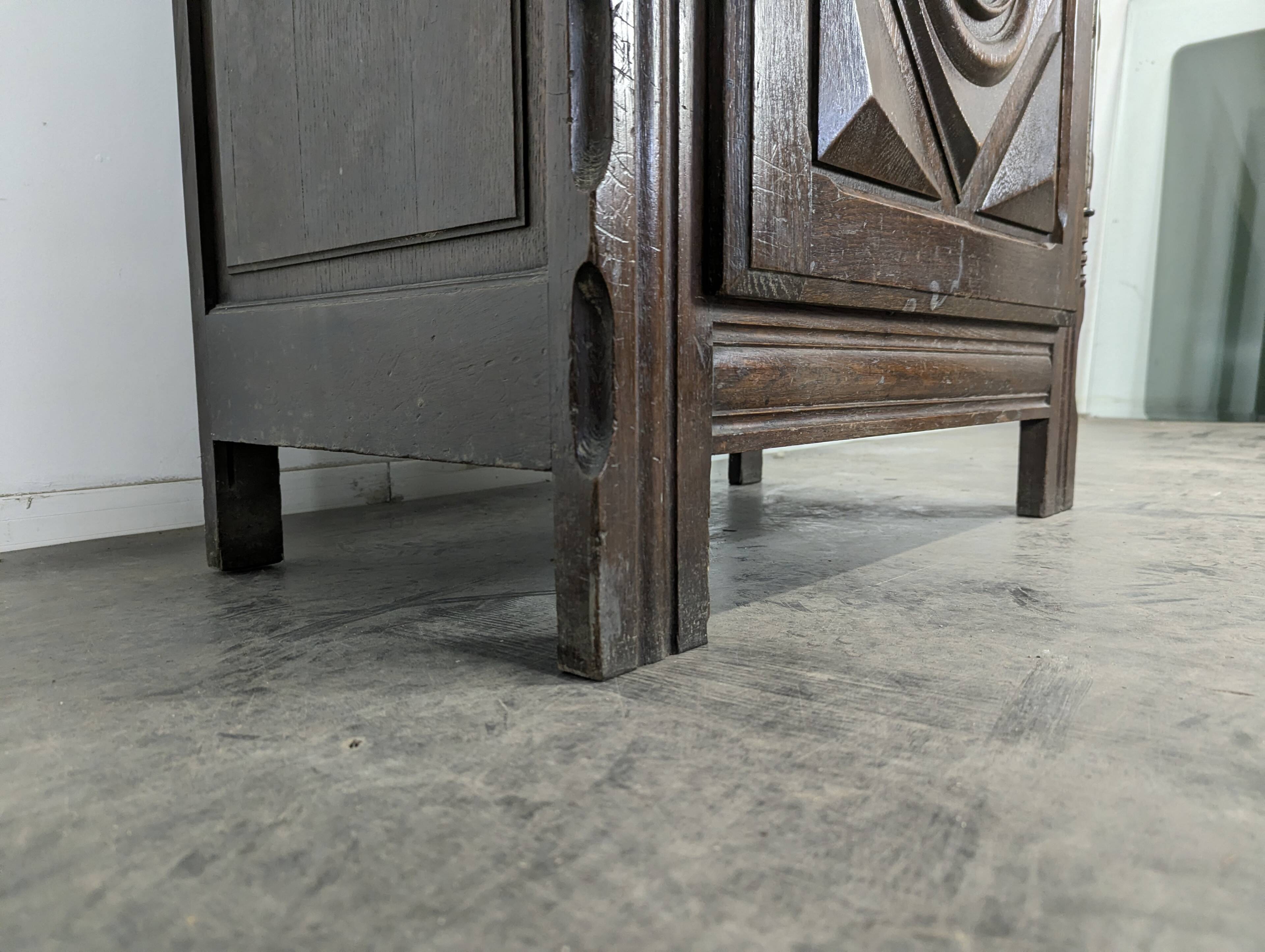 Brutalist bonnetière in the spirit of Dudouyt.