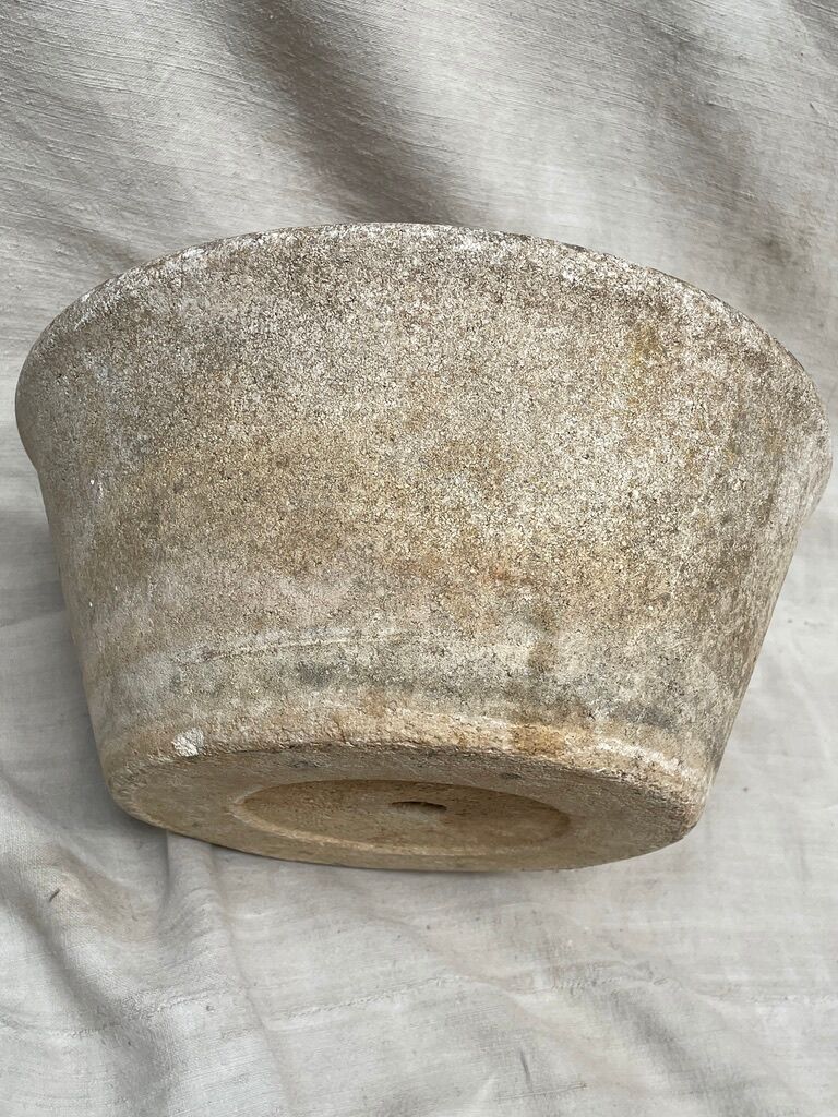 Reconstituted stone planter