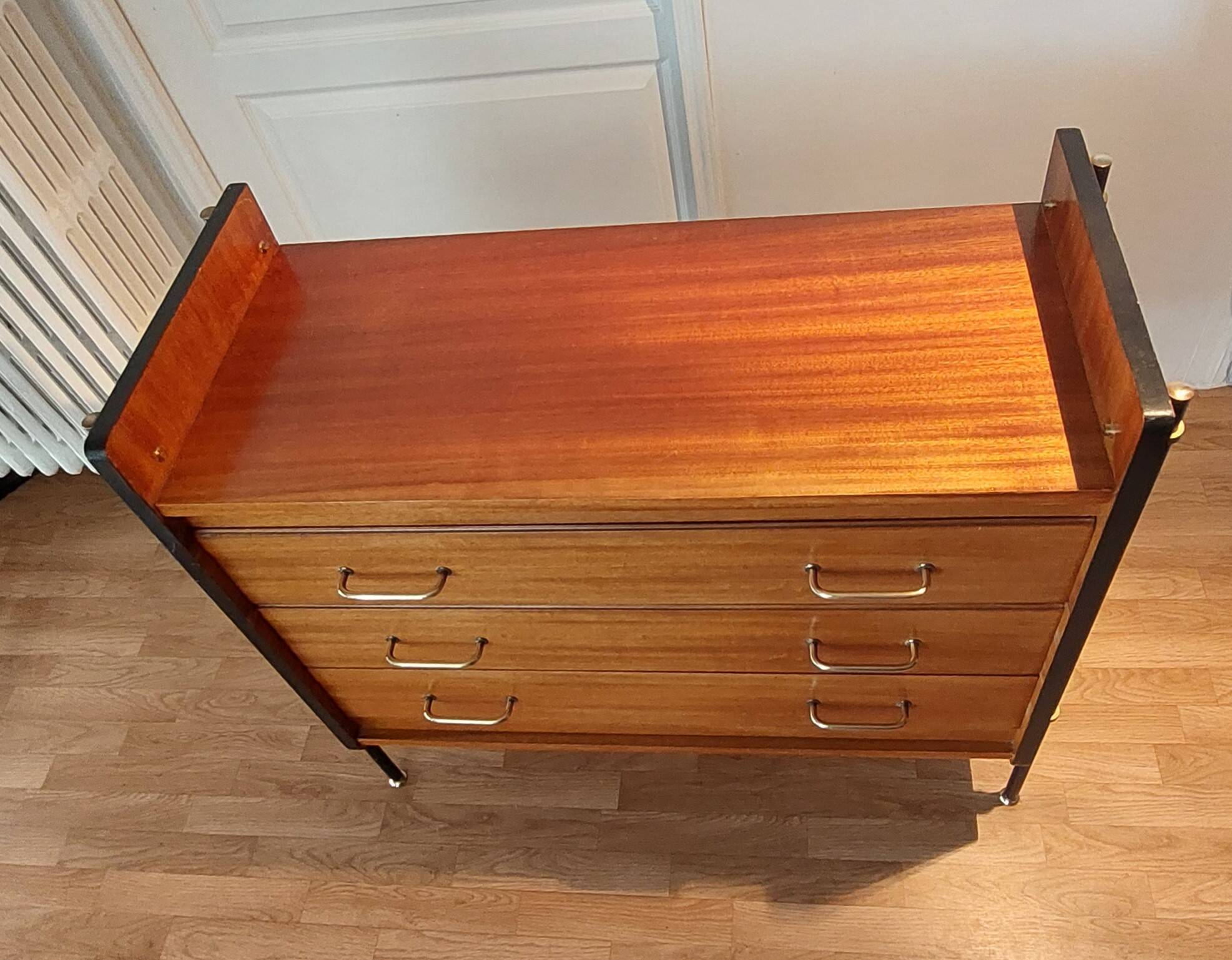 3-drawer chest of drawers in mahogany, black metal and gilded brass 1950 Vintage.