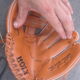 Gant et balle de baseball