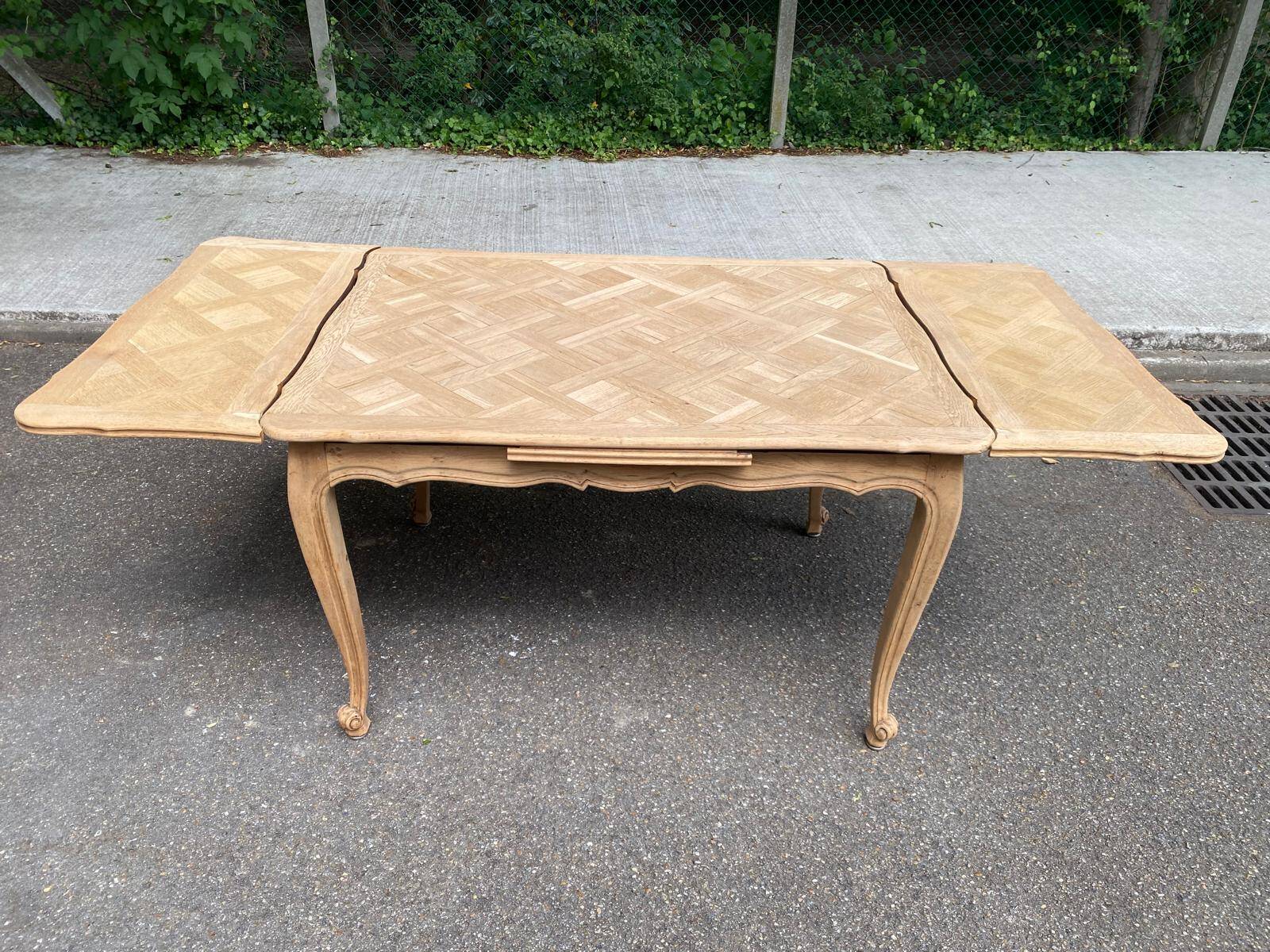 Renovated Louis XV extendable dining table in solid oak 120-200cm