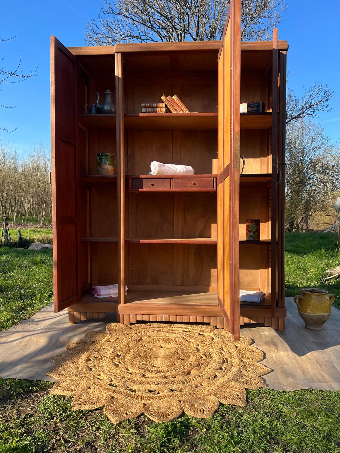 Armoire art déco en bois exotique