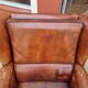 Paire de fauteuils club en cuir des années 1980
