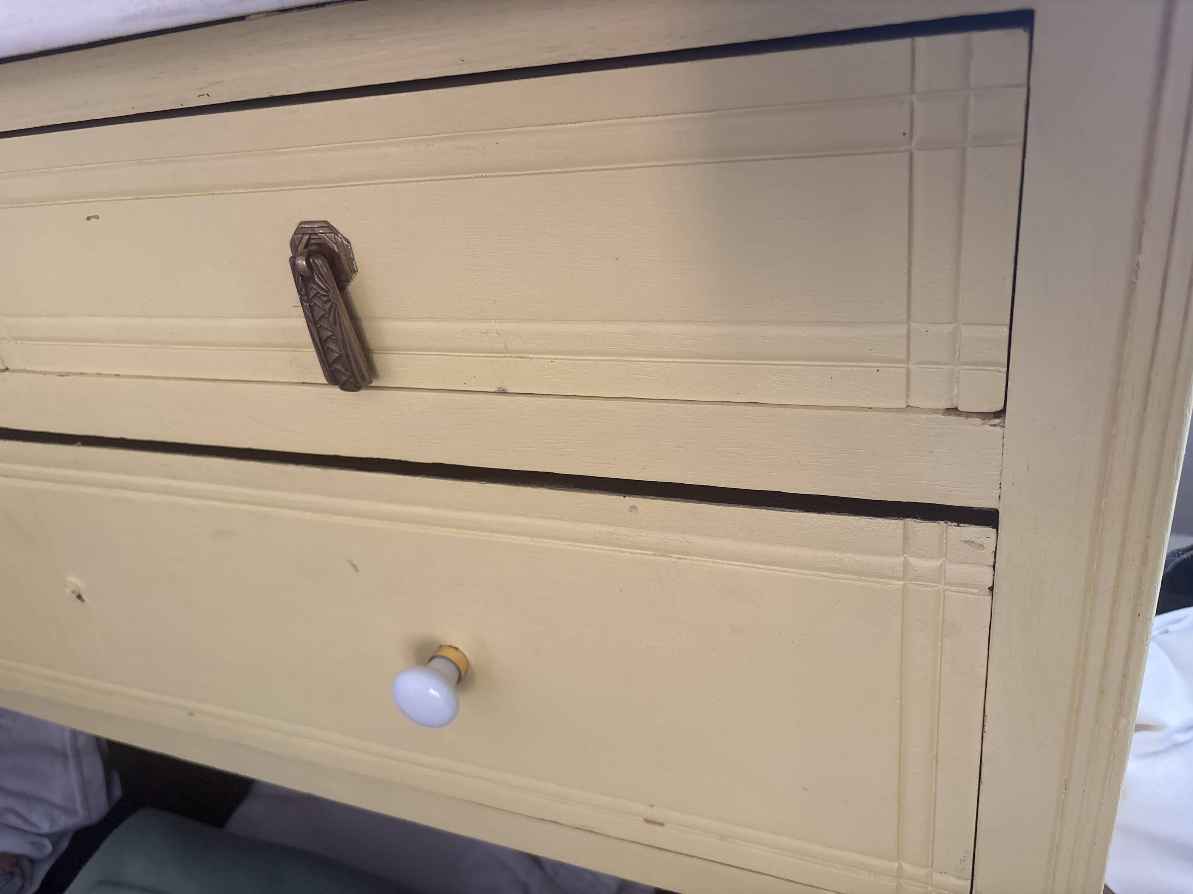 Commode jaune art déco années 20-30