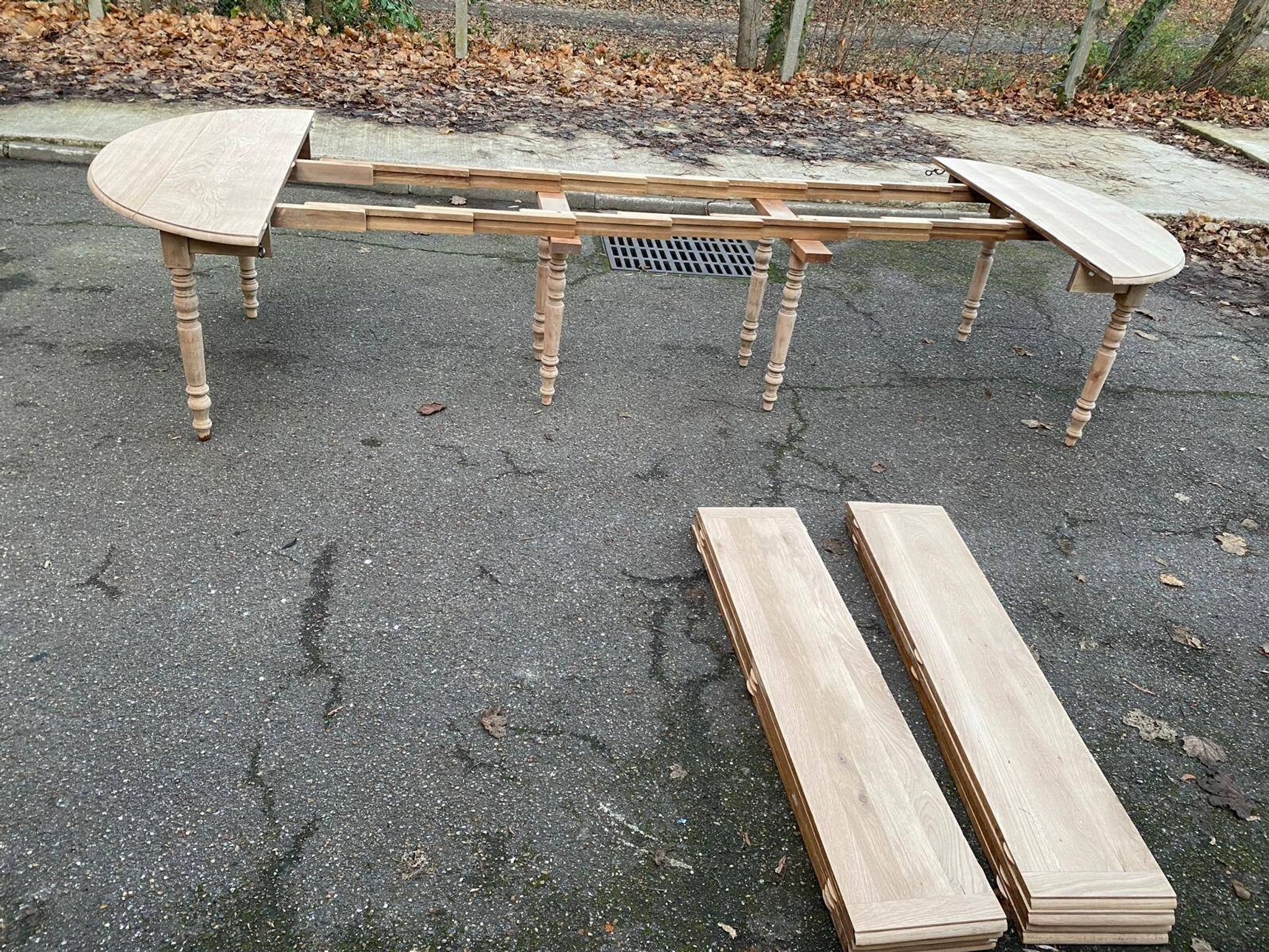Louis Philippe extendable dining table with 8 extensions, solid oak, 19th century, 350