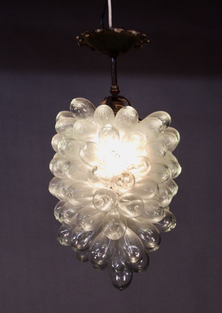 Cluster chandelier with glass bulbs