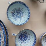 Vaisselle chinoise en porcelaine dite graine de riz  des années 50