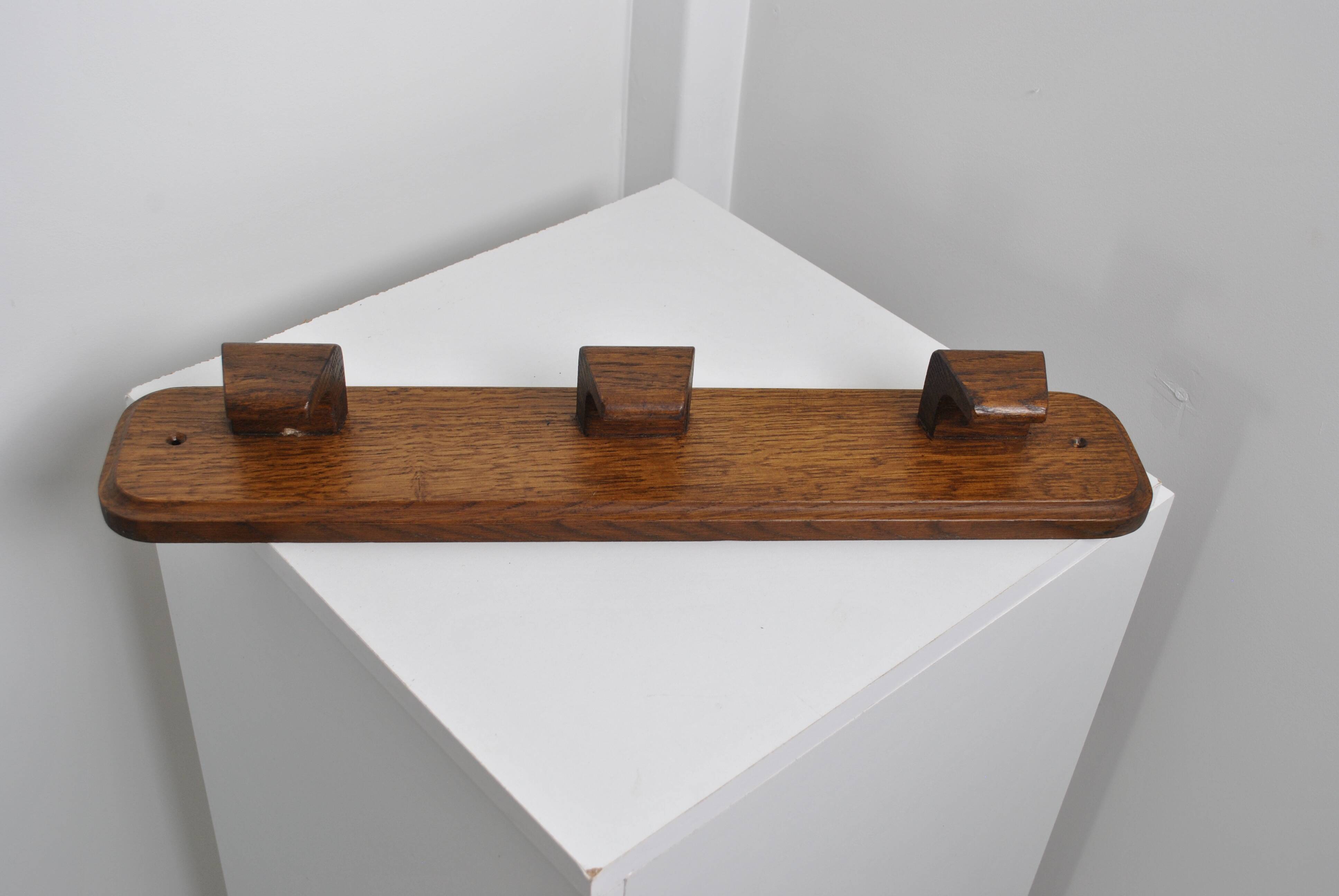 Wall mounted oak coat rack 1950