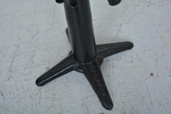 Singer workshop stool